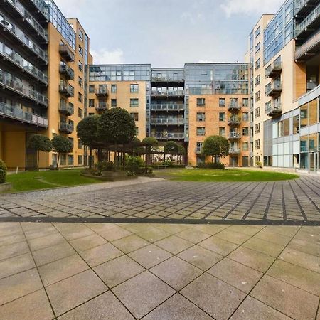 City Apartment In Great Location With A Balcony & Parking Possible - West One Sheffield Luaran gambar