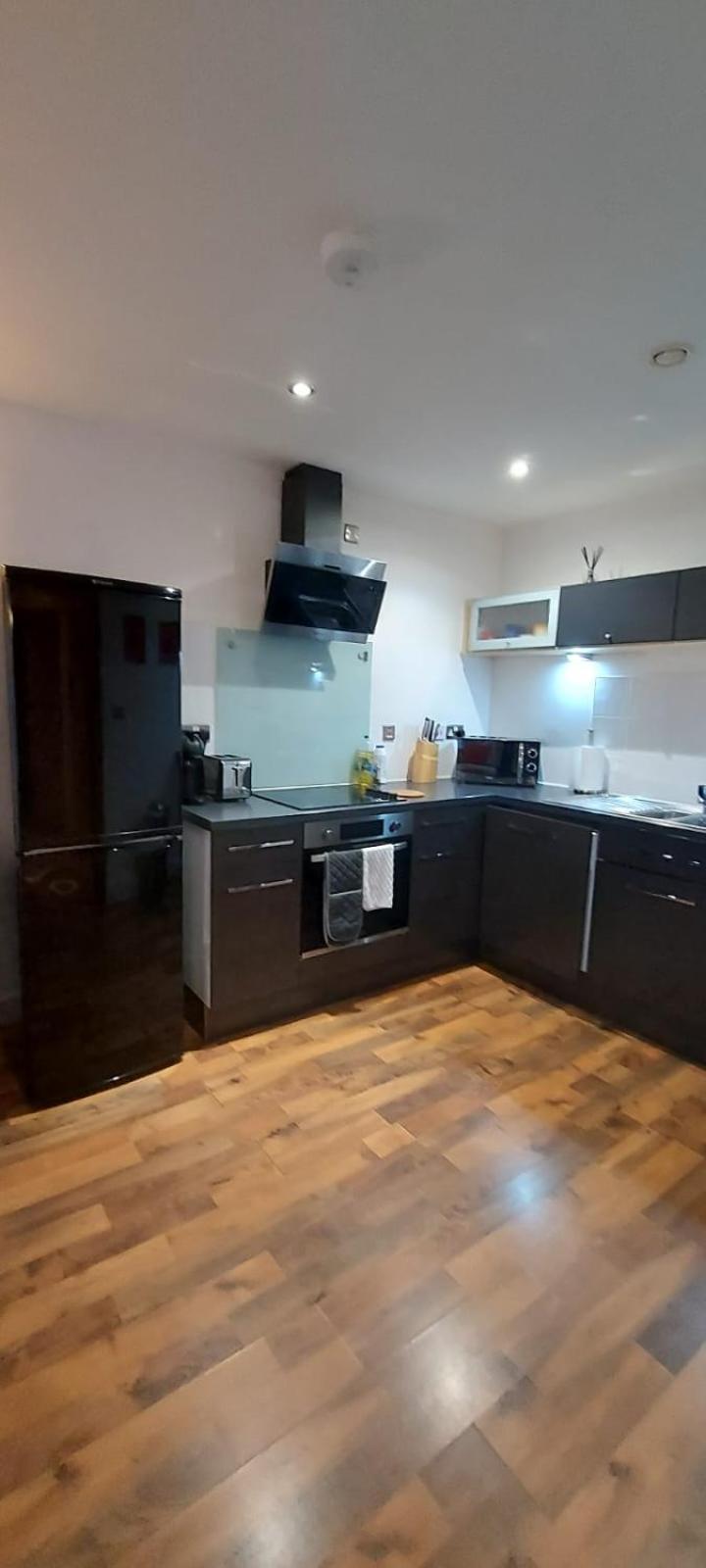 City Apartment In Great Location With A Balcony & Parking Possible - West One Sheffield Luaran gambar