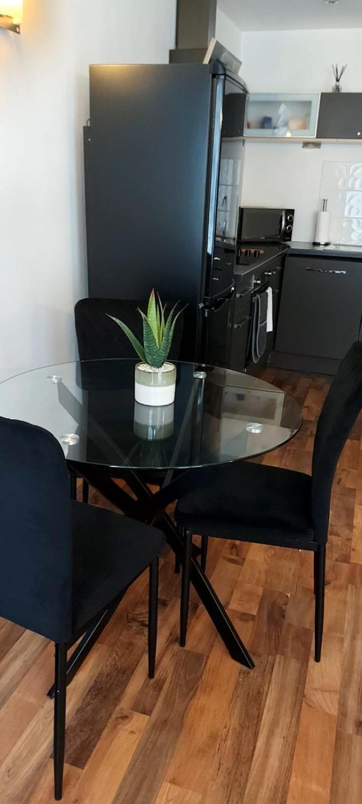 City Apartment In Great Location With A Balcony & Parking Possible - West One Sheffield Luaran gambar
